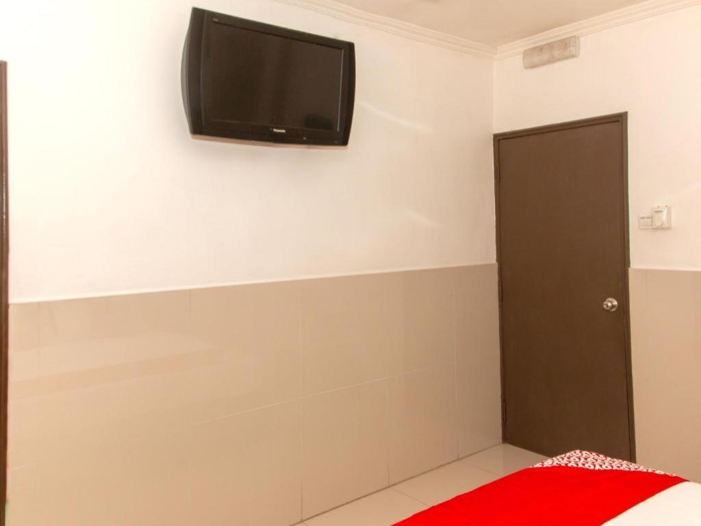 Oyo 89851 Leila Hotel Сандакан Экстерьер фото