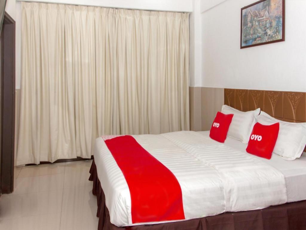 Oyo 89851 Leila Hotel Сандакан Экстерьер фото