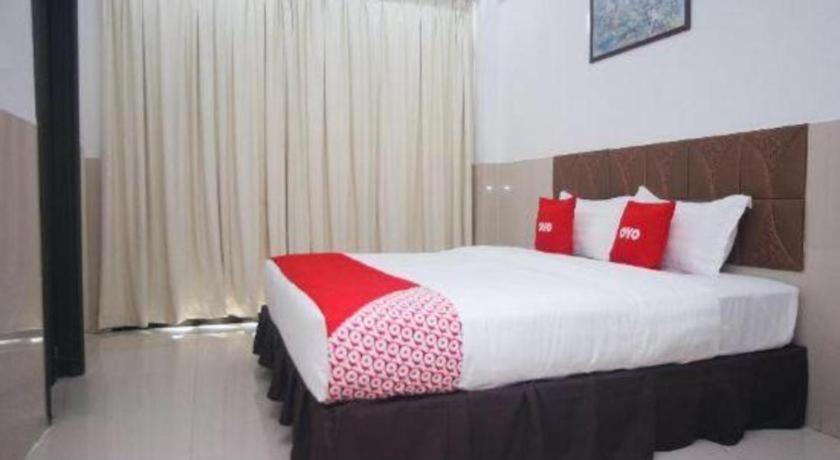 Oyo 89851 Leila Hotel Сандакан Экстерьер фото
